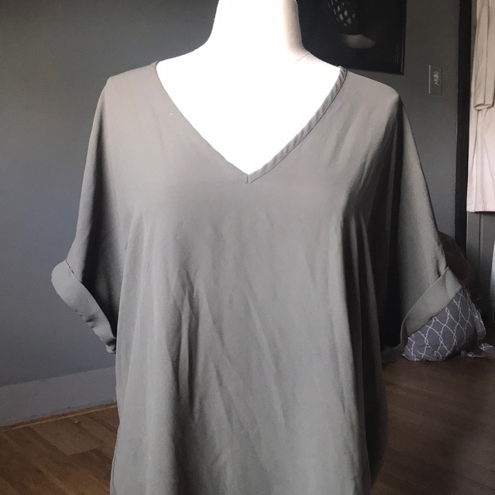 Nordstrom | Lush Short Sleeve V-neck blouse